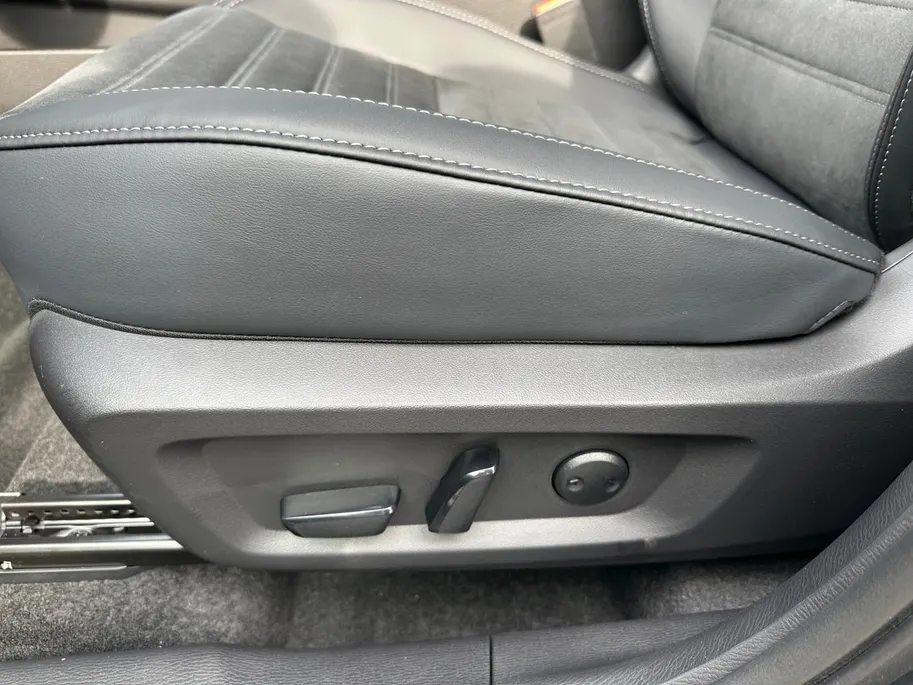 Mitsubishi Outlander 2.4 PHEV First Edition | 6000 EURO KORTING | NU DIRECT LEVEBAAR | 8 JAAR GARANTIE |