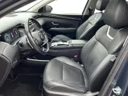 Hyundai Tucson 1.6 T-GDI HEV Premium Sky + Winterbanden! | 1650kg trekgewicht | Navi | 360 Camera | Stoel+ stuurverwarming | Elek. stoelverstelling