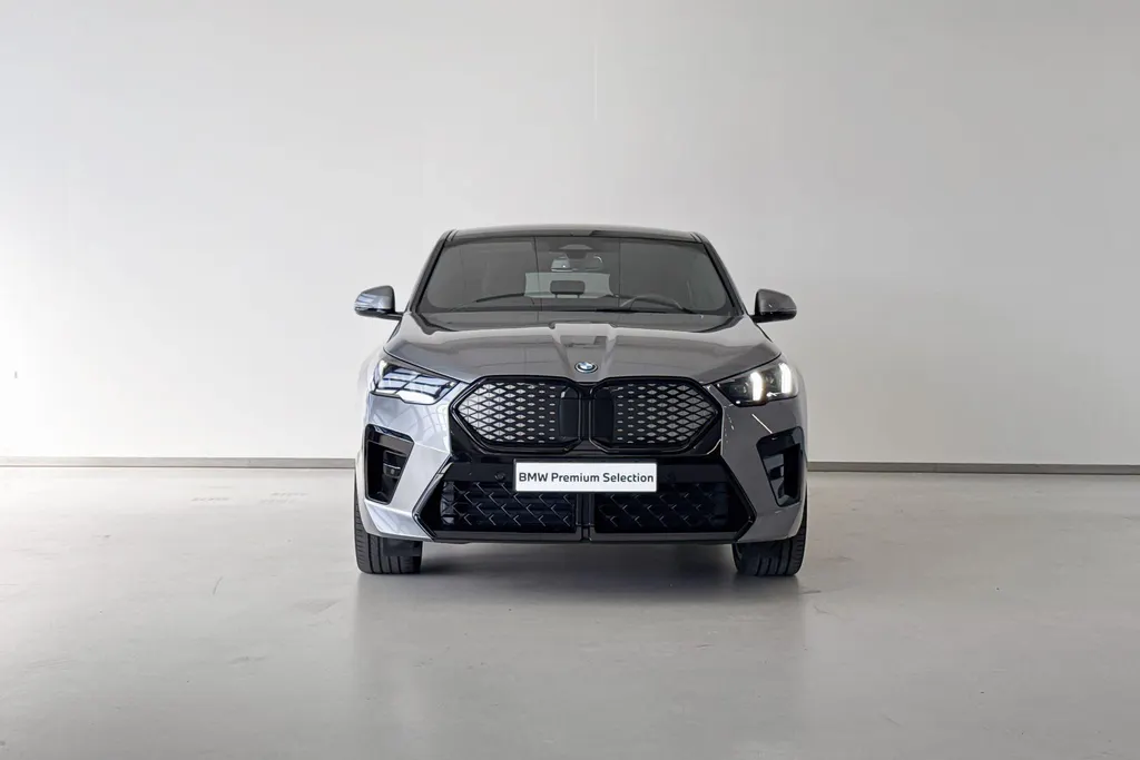 BMW iX2 eDrive20 67 kWh