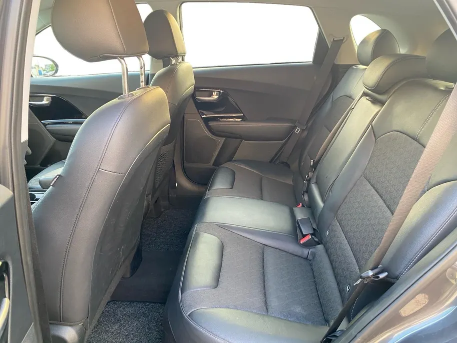 Kia Niro 1.6 GDi PHEV DynamicLine Climate control | Trekhaak | Navigatie | Camera | LM velgen | Stoel,- en stuurverwarming | Elek. best. stoel |