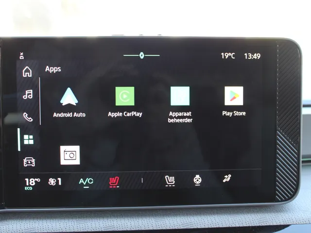 Renault 5 comfort range Roland-Garros 52 kWh | Alpine spoiler | Navigatie | Adaptive Cruise | Speciale uitvoering | DEMONSTRATIE AUTO, VRAAG NAAR BESCHIKBAARHEID |