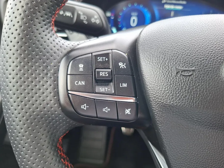 Ford Focus Wagon 1.0 EcoBoost Hybrid ST Line X 155Pk | NL-Auto | 1e eigenaar | Winterpack | Driver Assistancepack | El. Trekhaak | 18' Lichtmetaal | Adaptive Cruisecontrol | Dodehoekdetectie | AGR-best. stoel | B&O Audio |