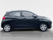 Hyundai i10 1.0 Comfort | Android auto/Carplay | Airco| Navigatie | All season banden | Achteruitrijcamera| Parkeersensoren achter| ZEER WEINIG KILOMETERS!