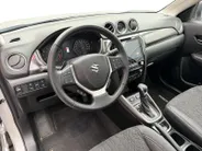 Suzuki Vitara 1.5 Hybrid Style 116PK AUTOMAAT | Parkeer sensoren| Metallic lak| 4 seizoen banden| Camera| Schuif en kanteldak| Navigatie| Stoel verwarming| Adaptieve cruise control