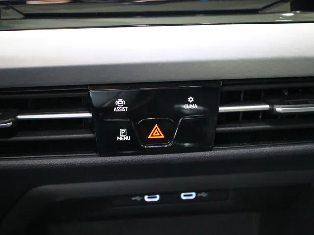 Volkswagen Golf 1.0 TSI Life Apple Carplay | Android Auto | PDC voor en achter | Cruise control
