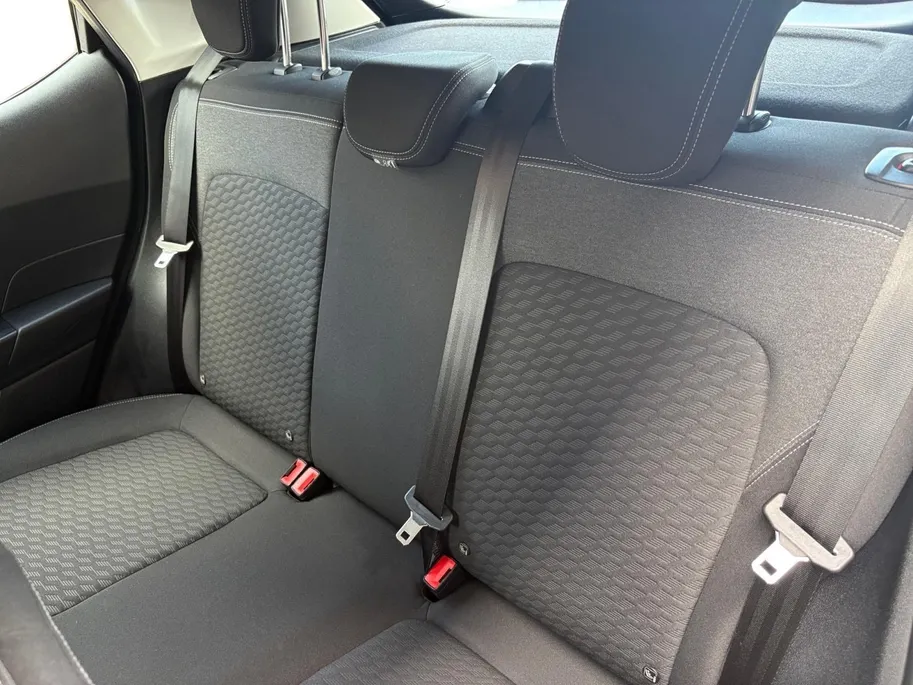 Ford Fiesta 1.0 EcoBoost Hybrid Titanium | Winter Pakket | Apple Carplay & Android Auto | Parkeersensoren achter | Climate Control |