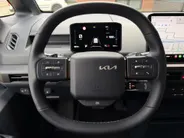 Kia PV5 L2H1 Plus 51.5 kWh | incl. berkentriplex laadvloer | All-season banden | 297 km WLTP-actieradius | Snelladen van 10% tot 80% in 30 minuten | Stoel- en stuurverwarming | Achteruitrijcamera | Draadloos Apple/Android Carplay | Parkeersensoren voor- en achter