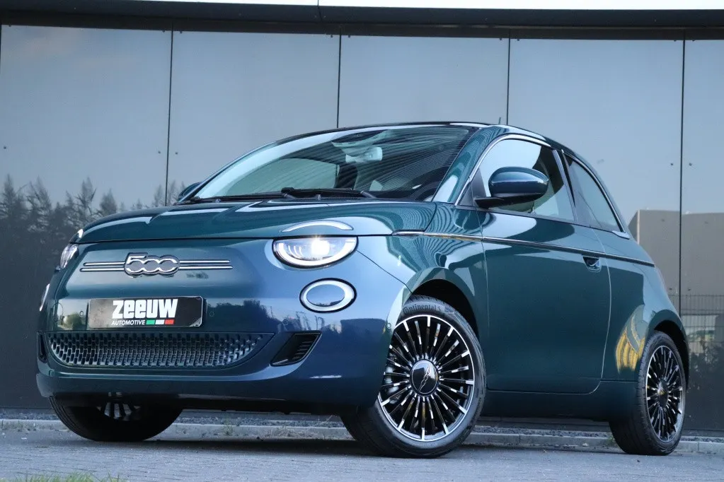 Fiat 500e La Prima by Bocelli 42 kWh | JBL | Winter | Camera | 17′