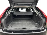 Volvo V90 2.0 T4 Momentum | LEDER | CAMERA | TREKHAAK | DEALER-ONDERHOUDEN | NL-AUTO |
