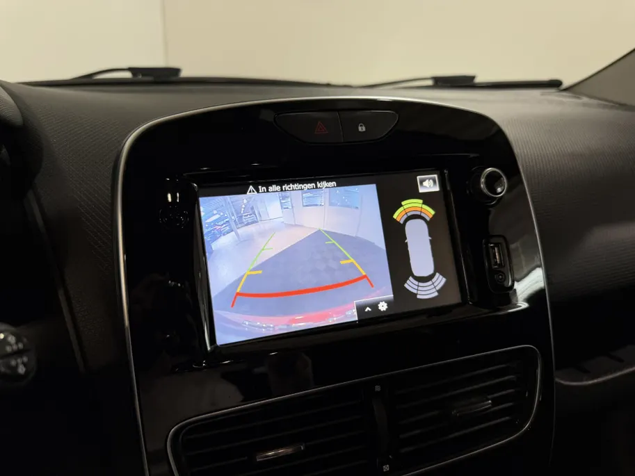 Renault Clio 90PK TCe Intens | 1e eigenaar | Camera | Parkeersensoren | Climate Control | Lichtmetalen Velgen | Full LED | Half Leder | Bluetooth |