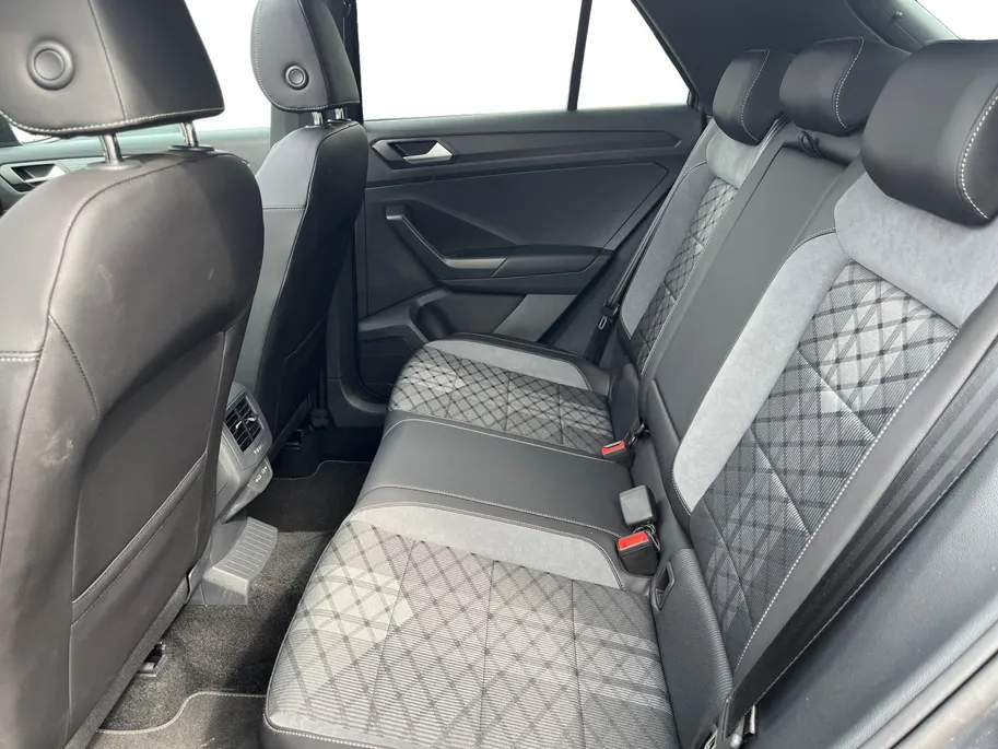 Volkswagen T-Roc 1.5 TSI R-Line Edition | Panoramadak | Parkeercamera | Adaptieve Cruise Control