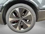 Audi Q6 e-tron S edition 83 kWh 252pk · Panoramadak · Inklap. Trekhaak · Luchtvering · 360 Camera · Matrix LED · Elek. Stoelen + Geheugen Bestuurder · Garantie t/m 19-06-2030 of 100.000km