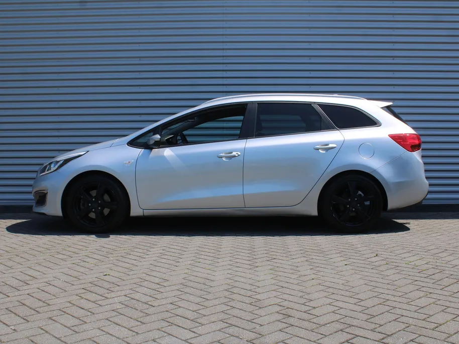 Kia cee'd Sportswagon 1.0 T-GDi Design Edition | Trekhaak | Camera | Clima | 17' LM | Cruise | Navi | Apple Carplay/Android Auto |