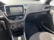 Peugeot 2008 1.2 PureTech Blue Lion NL Auto | Panorama | Cruise | Park sens | Navi | Etc.