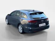 Kia Ceed Sportswagon 1.5 T-GDi DynamicLine 140 PK | Cruise Control Adaptief | Camera | Carplay | Navi | LM Velgen | 140 PK | Fabrieksgarantie 19-8-2031 +3x 1 jaar* | NAP