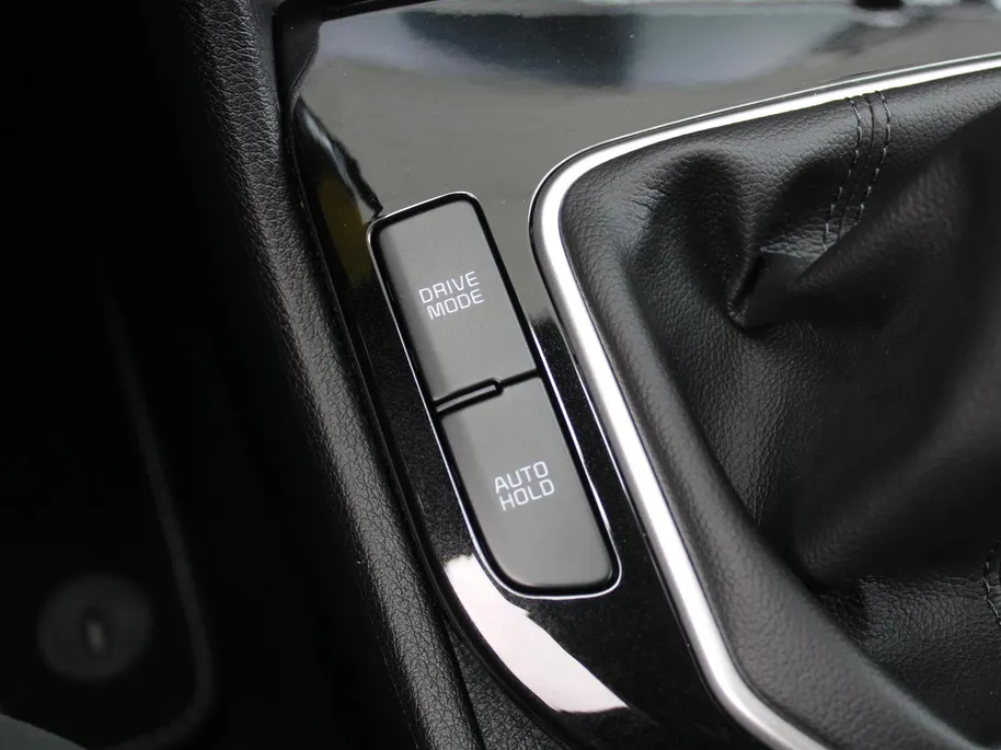 Kia Sportage 1.6 T-GDi MHEV DynamicLine | Camera | Clima | Cruise adapt. | Navi | PDC | LED | 17' LM | Apple Carplay/Android Auto |