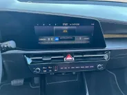 Kia Niro 1.6 GDi Hybrid DynamicPlusLine | Apple Carplay / Android Auto | Navigatiesysteem | Stoel + Stoelverwarming | Licht + Regensensor | Elektrisch bedienbaar Schuif / Kanteldak | Elektrisch Bedienbare Achterklep | Cruise Control Adaptief | Rijstrooksensor + Co