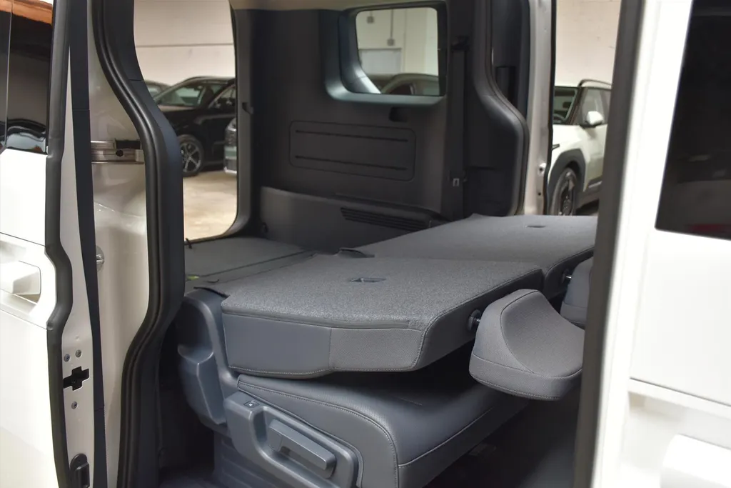 Kia PV5 Passenger 71,2 kWh Plus NIEUW