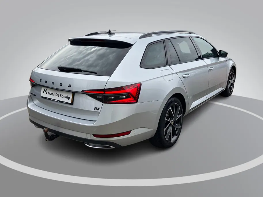 Škoda Superb Combi 1.4TSI 160kW/218PK iV Sportline DSG · Panoramadak · Trekhaak · 360°Camera + Parkeersensoren · Apple/Android Car Play ·