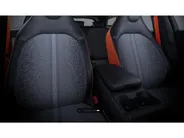 Ford Explorer Collection Extended Range RWD 79 kWh | 20' Zwarte Velgen | Zwart dak en spiegels | Elektrisch Wegklapbare Trekhaak | Stoel- en Stuurverwarming | El. Achterklep | Memory Functie Bestuurdersstoel | 0,99% rente icm Ford options