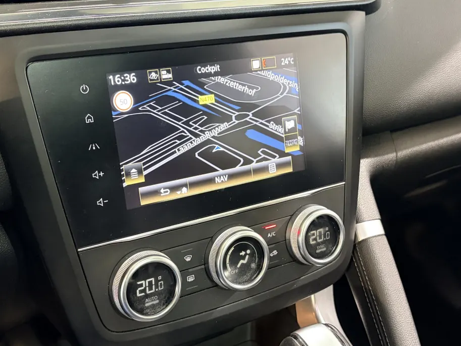 Renault Kadjar 140PK TCe Intens Automaat | Trekhaak (1500 KG) | Panoramadak | 19' Lichtmetalen Velgen | Stoelverwarming | Navi | Camera | Climate Control | Adaptieve Cruise Control | Leder |