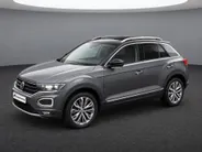 Volkswagen T-Roc 1.5 TSI 150pk DSG Style Business · Trekhaak ·  Camera · Apple/Android Car Play · Stoelverwarming · Navigatie · Dodehoeksensor ·