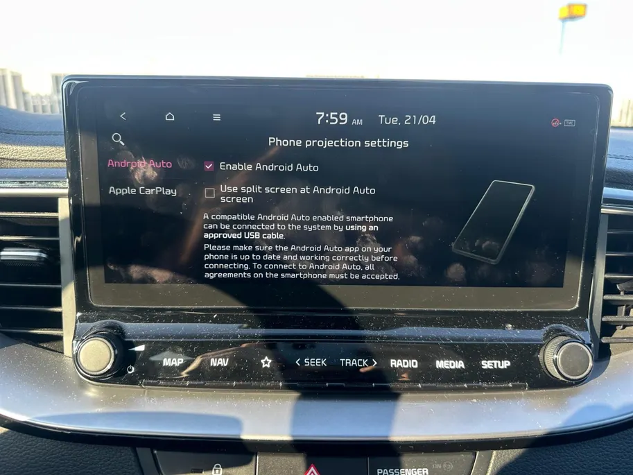 Kia XCeed 1.5 T-GDI MHEV DynamicPlusLine Automaat | 1e Eigenaar | Dealer Onderhouden | Camera | Stoel- & Stuurverwarming | Trekhaak | 2-Zone Climate Control | Navigatie | Fabrieksgarantie t/m 2-4-2028 +3x 1 jaar* | NAP