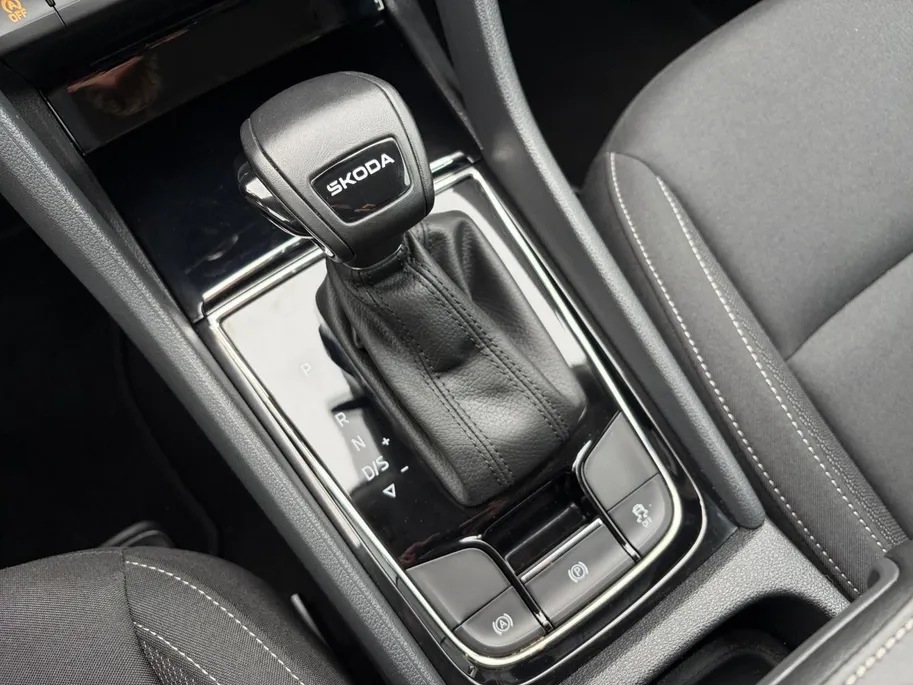 Škoda Karoq 1.5 TSI ACT Business Edition *Automaat*Navi via Carplay*Camera*Parkeersensoren*Climate Control*Keyless*Cruise Control*LM.Velgen*Zeer nette auto!
