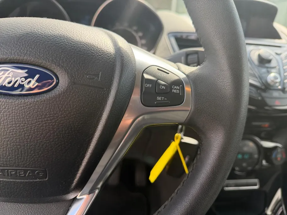Ford Fiesta 1.0 EcoBoost Titanium | NL auto | Navigatie | Parkeersensor achter | Bluetooth | Cruise control | Verwarmde voorruit |