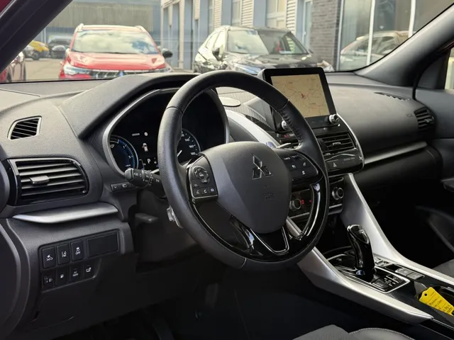 Mitsubishi Eclipse Cross 2.4 PHEV Intense+ | 360 Camera | Dodehoek | Navigatie |