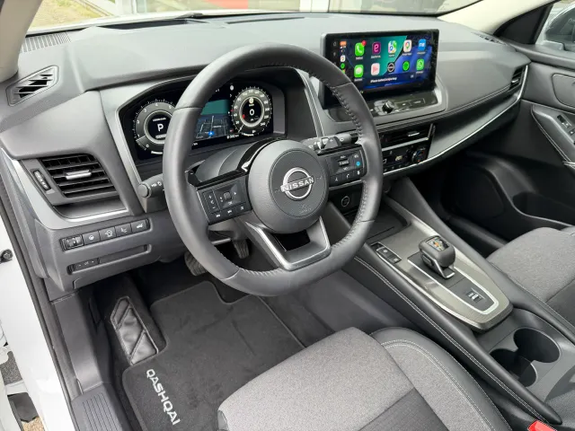 Nissan QASHQAI 1.3 Mild-Hybrid 158pk Xtronic N-Connecta | Panoramadak | Head-Up | Cold Pack | Two-Tone | App Connect | Keyless