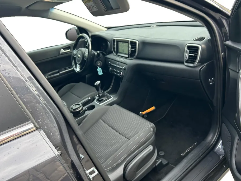 Kia Sportage 1.6 GDI DynamicLine Nu met 12 maanden garantie! Zeer mooie uitvoering!
