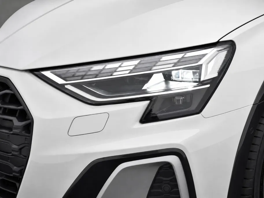 Audi A3 Allstreet Advanced edition 40 TFSI e 204 PK · Lederen bekleding · Comfortsleutel · 18' LM Velgen · Assist. Driving + Parking plus