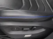 Volkswagen Touareg 3.0TSI 340kW/462PK R-line · Panoramadak · Trekhaak · Leder · Luchtvering