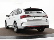 Škoda Octavia Combi 1.4 TSI RS iV PHEV 245pk DSG Business · Camera · Inklap. Trekhaak · Head-Up Display · Elek. Stoelen + Geheugen & Massage · Stuur- & Stoelverwarming ·