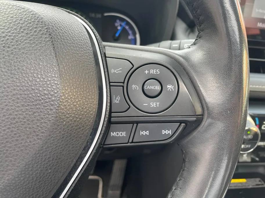 Toyota RAV4 2.5 Hybrid AWD Executive |1650 kg Trekgewicht |Trekhaak| Leer| Navigatie| Schuif-kanteldak | Verwarmbare stoelen| Adaptieve Cruise Controle| All season banden|