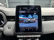 Renault Clio 1.6 E-Tech Full Hybrid 145 techno | Cruise & Climate Control | Camera | Parkeersensoren | Apple Carplay & Android Auto | Navigatie | LMV | 12 Maanden BOVAG Garantie