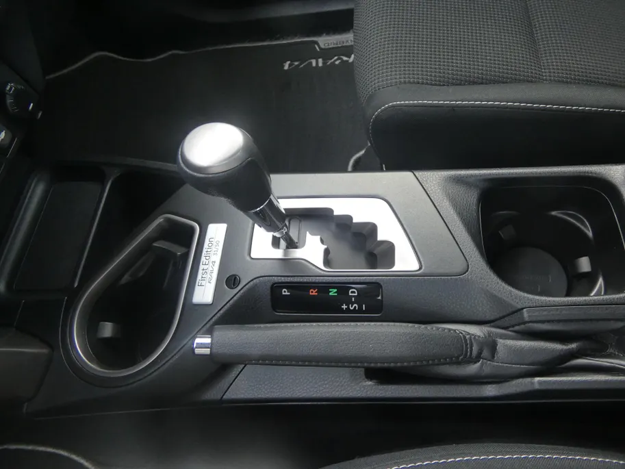 Toyota RAV4 2.5HYBRID 145KW 2WD CVT 2016 First Edition