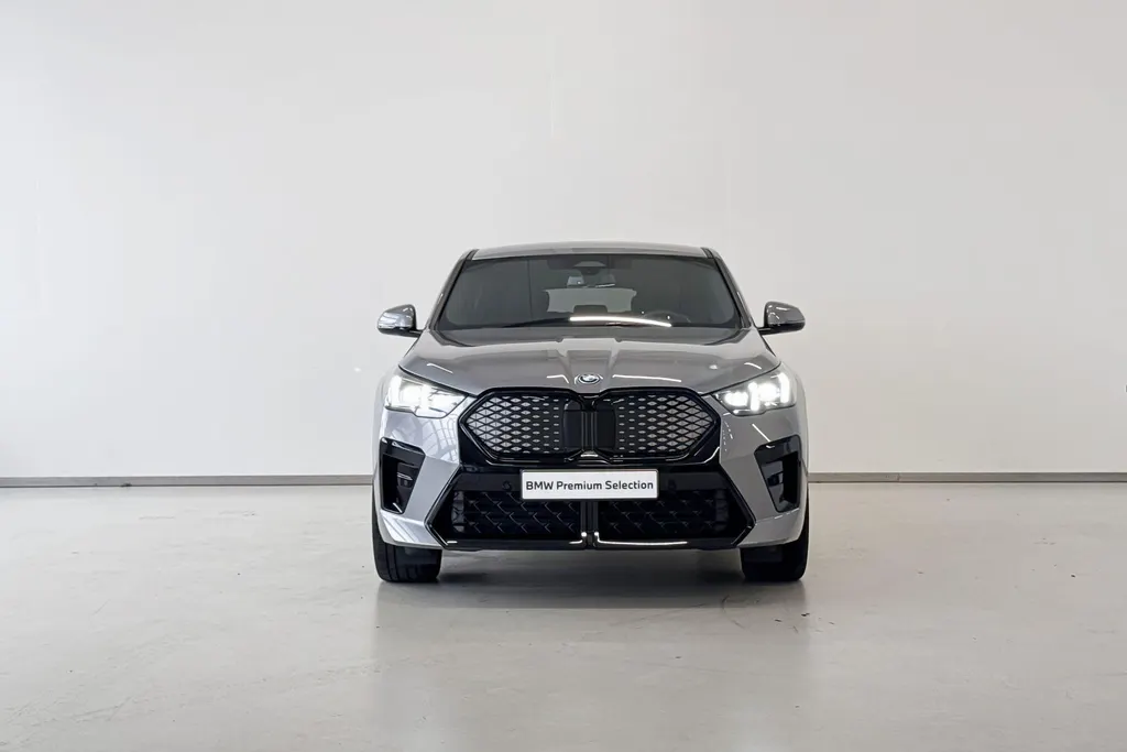 BMW iX2 eDrive20 67 kWh M Sport Edition