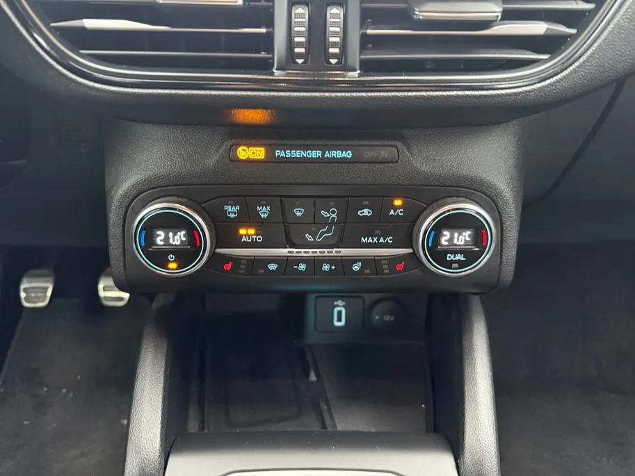 Ford Focus Wagon 1.0 EcoBoost Hybrid ST Line X Business | NL Auto | Dealeronderhouden | Winter Pack | Achteruitrijcamera | LMV | Apple Carplay & Android Auto |