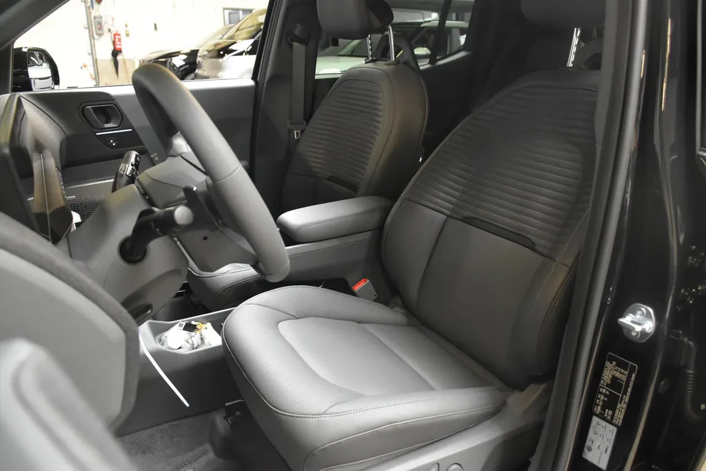 Kia EV2 61 kWh 135pk (5-zits) Black-Line