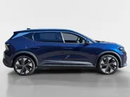 Renault Scénic E-Tech EV60 comfort range techno Apple Carplay/Android Auto , lichtmetalen velgen 19' , electronic climate controle , camera , cruise control adaptief , navigatiesysteem , stoel en stuurverwarming .