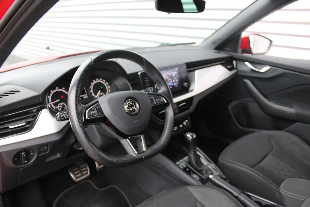 Škoda Kamiq 1.5 TSI ACT Sport Business | Automaat | Android Auto | Apple Carplay | PDC | Cruise | 16' LM |