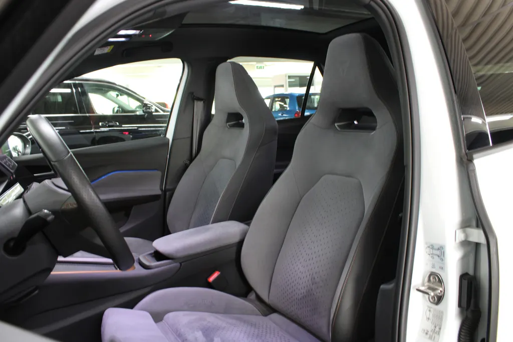 CUPRA Born Copper Edition One 62 kWh SOH 91,64% / Massage stoelen / 20'' LMV / Pano. / HUD. /