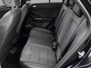 Volkswagen T-Roc 1.5TSI/150PK R-Line Black Style DSG · Panoramadak · Apple/Android Car Play· Camera + Parkeersensoren · Stoelverwarming · 19'' Velgen ·  Garantie t/m 07-07-2027