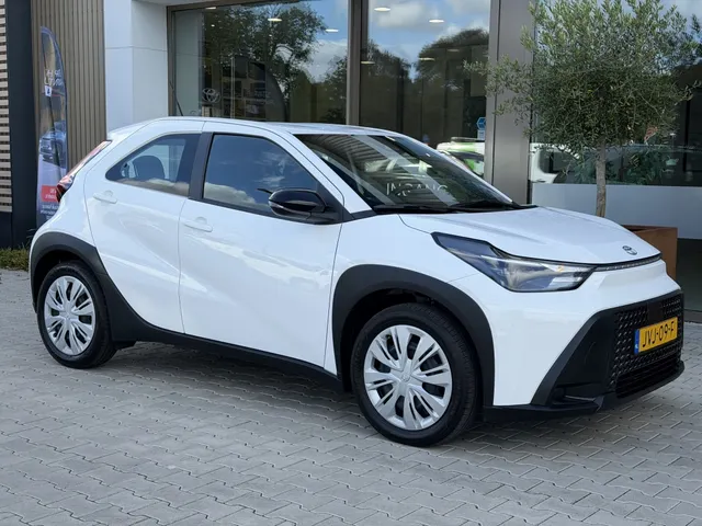 Toyota Aygo X Hybrid 115 play | Apple Car-Play | Adap cruise