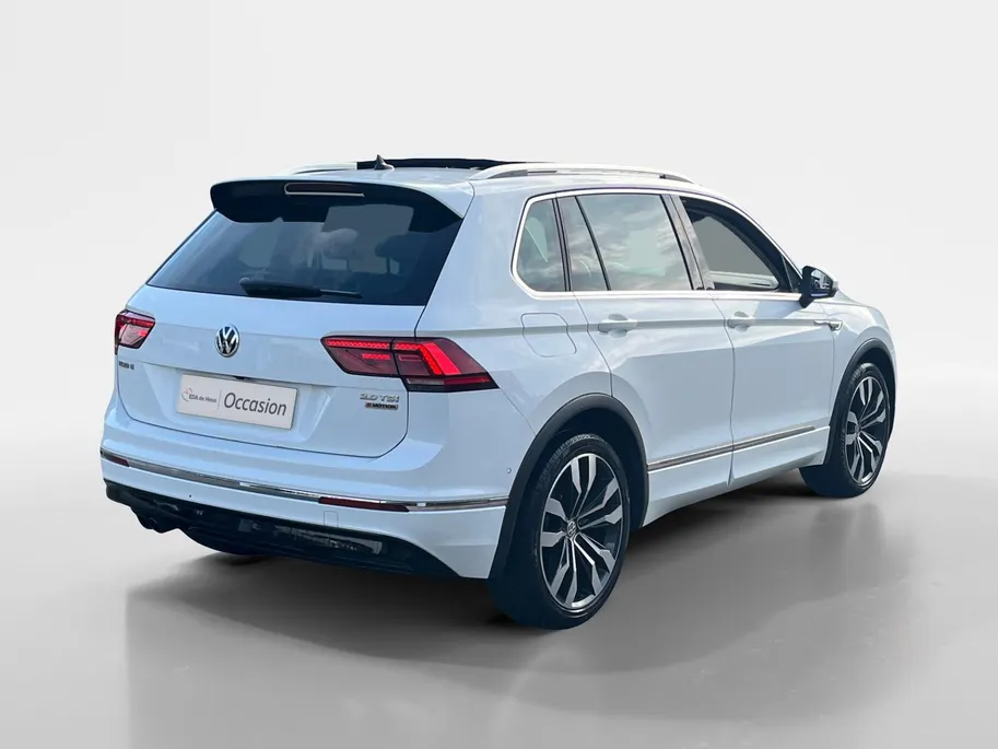 Volkswagen Tiguan 2.0 TSi DSG-aut. 4Motion Highline R-Line NL Auto | 11-2017 | Pano dak | Trekhaak | 20' | Stoelverwarming | Etc.