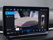 Volkswagen T-Roc 1.5 eTsi 150pk DSG R-Line First Edition · Camera · Apple/Android Car Play · Stoelverwarming · Alarm · Elek. Achterklep · P-Sensoren · IQ.Light · Garantie t/m 12-01-2028