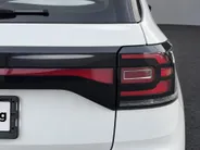 Volkswagen T-Cross 1.0 TSI 110pk DSG Life · Camera · Apple/Android Car Play · Afneembare Trekhaak · Virtual Cokcpit · Stoelverwarming ·