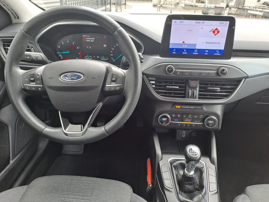 Ford Focus Wagon 1.0 EcoBoost Active Business | Navi | PDC | Cruise | Trekhaak | ECC | Stoel, Stuur, Voorruit verwarming